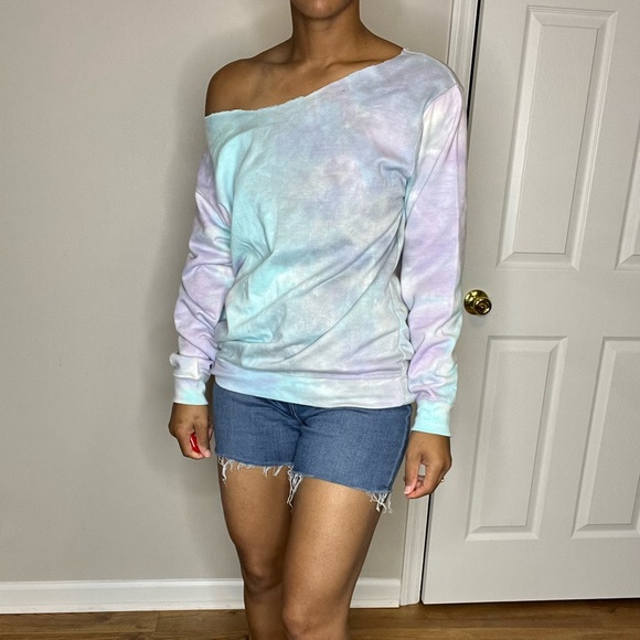 Urban Outfitters Sweaters - 2/$15 Tie dye sweatshirt